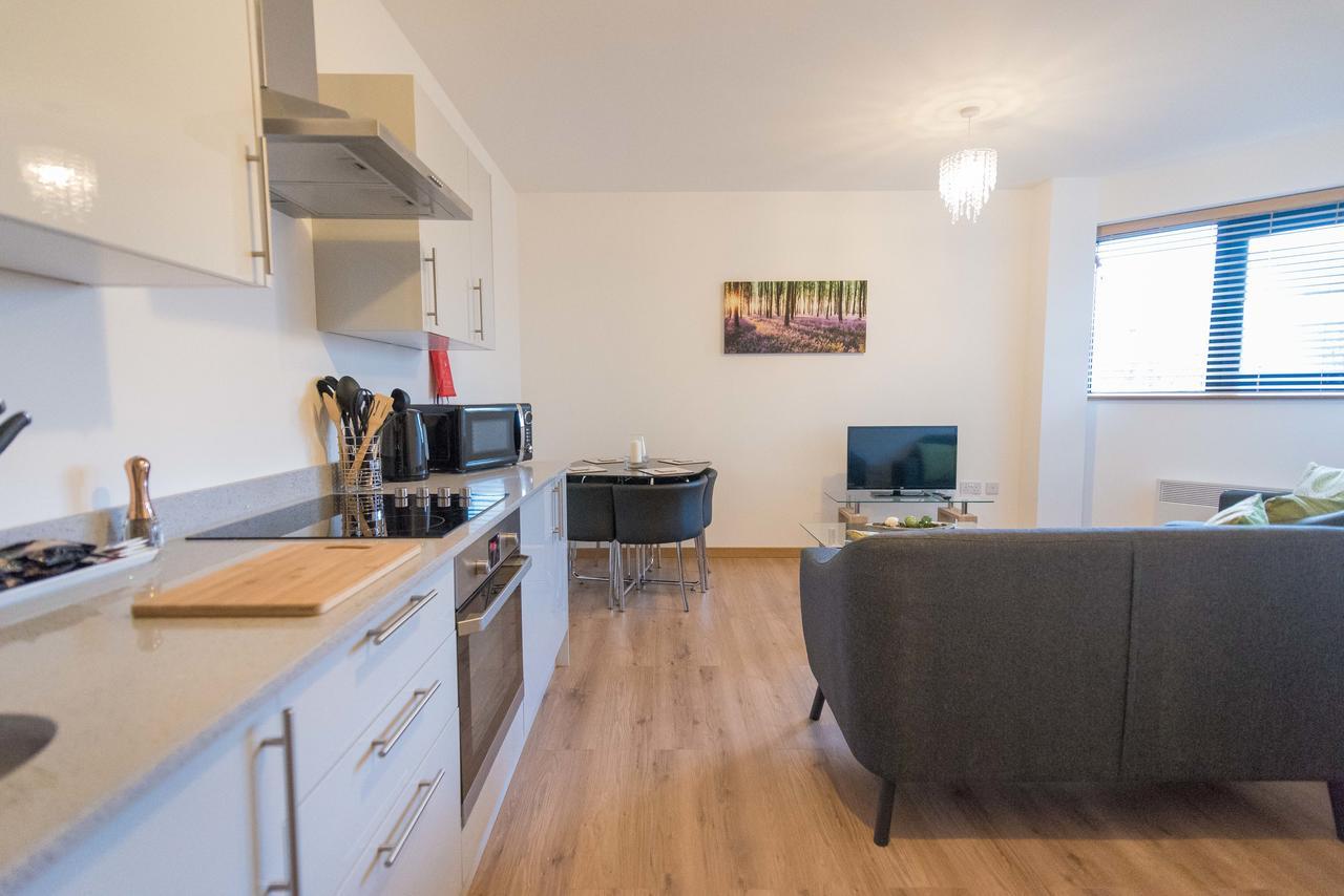 Comfortable Modern Apartment In Swindon, Free Parking Sleeps Up To 5 Extérieur photo